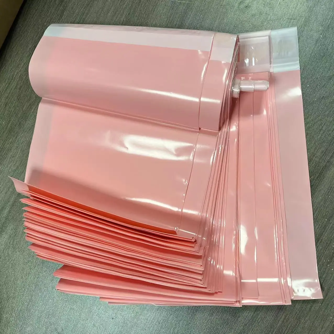 20 개/몫 택배 가방 봉투 보관 가방 포장 배달 패키지 메일 링 가방 자기 접착 인감 플라스틱 운송 가방