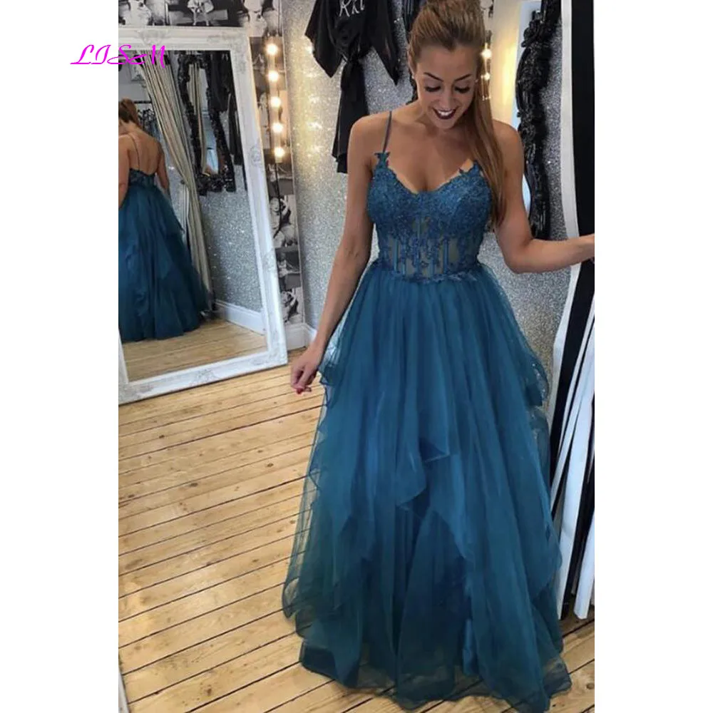 

Длинное ТРАПЕЦИЕВИДНОЕ платье из тюля, с аппликацией и бисером