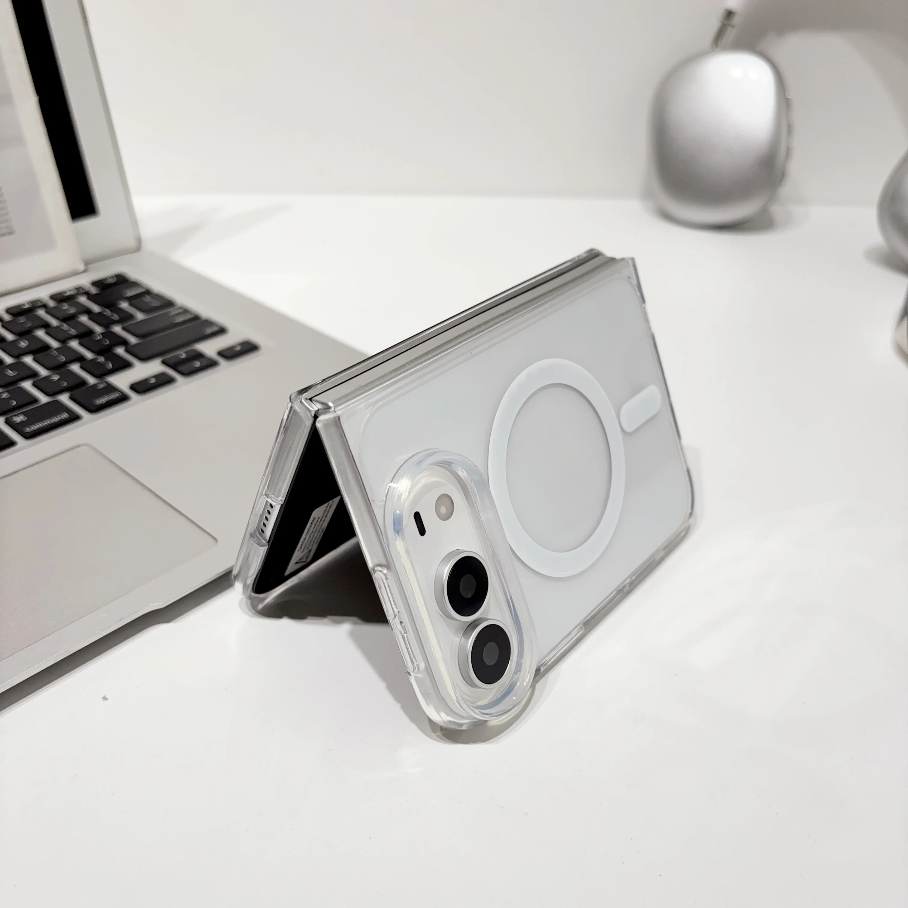MagSafe-Compatible Transparent Hybrid Phone Case with Wireless Charging and Anti-Fall Protection