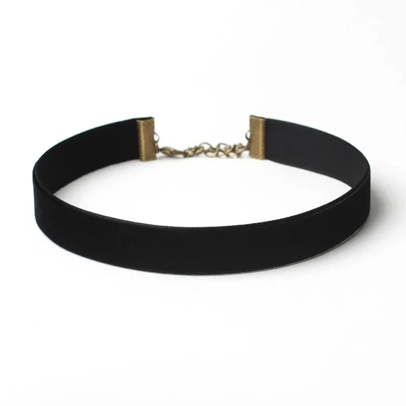 Chokers Negros: Materiales, Estilos y Consejos