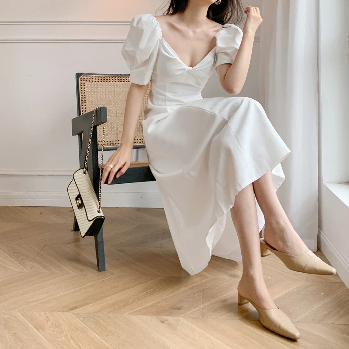 

White Bubble Sleeve Dress Women's Summer New French Holiday Style Travel V-Neck Premium First Love Dress ins