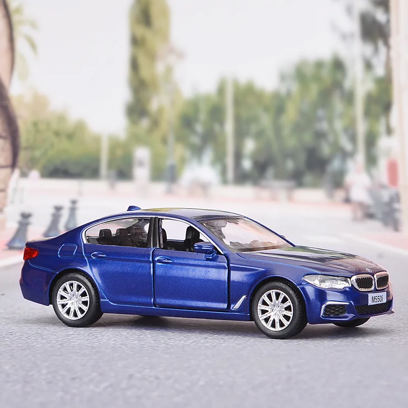 1/36 BMW M550i 5 Series Toy Car Model For Children RMZ City Diecast Alloy Metal Miniature Pull Back Collection Gift For Boys Kid 2