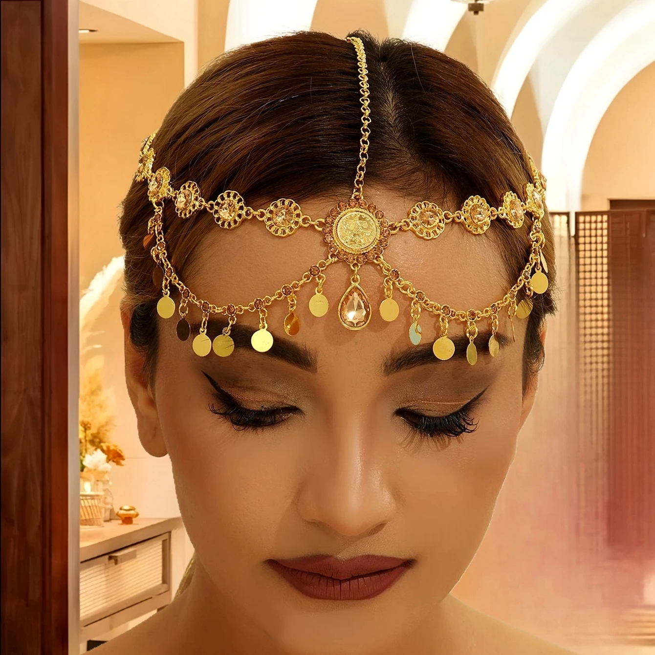 تاج الجبين الملكي بحجر كريستالي وعملات ذهبية