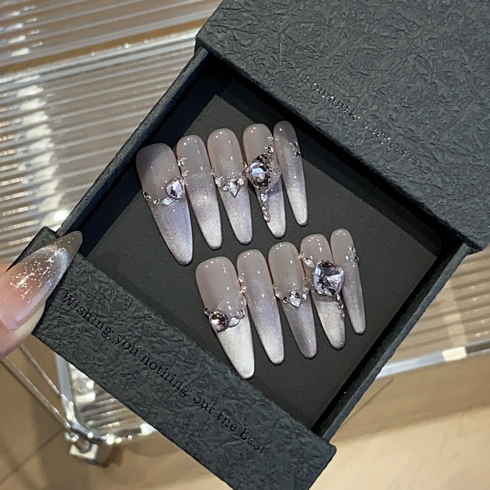 프랑스 가짜 손톱 고양이 눈 그라데이션 다이아몬드 디자인으로 거짓 손톱을 누르십시오 인공 손톱 이동식 긴 아몬드 손톱 수제