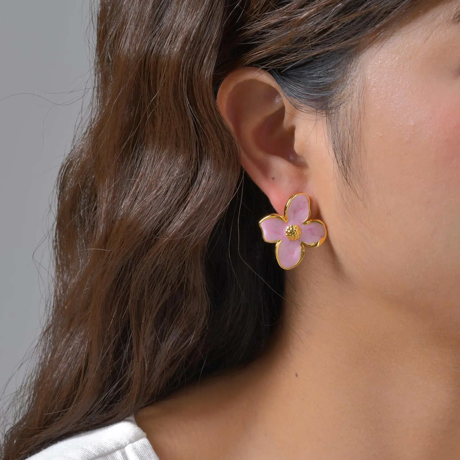 FUA Flower petal 片耳ピアス　ivory color FUA Flower petal 片耳ピアスivory color