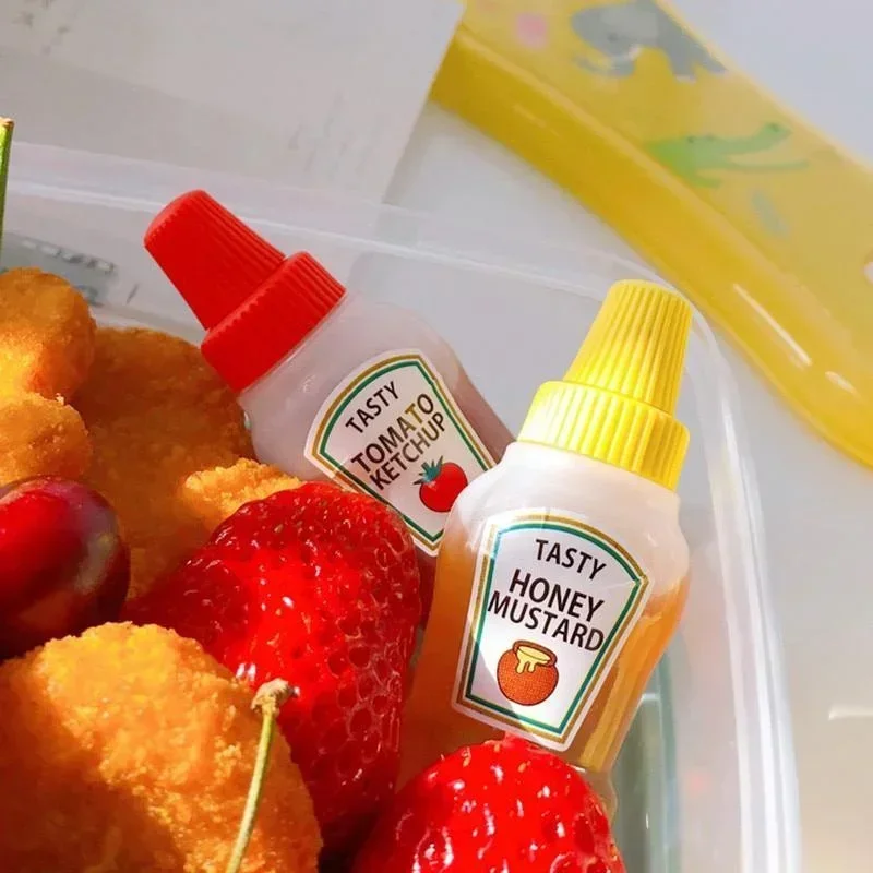 2Pcs/Set 25ML Mini Tomato Ketchup Bottle Portable Small Sauce Container Salad Dressing Container Pantry Containers sauce bottle squeeze bottle
