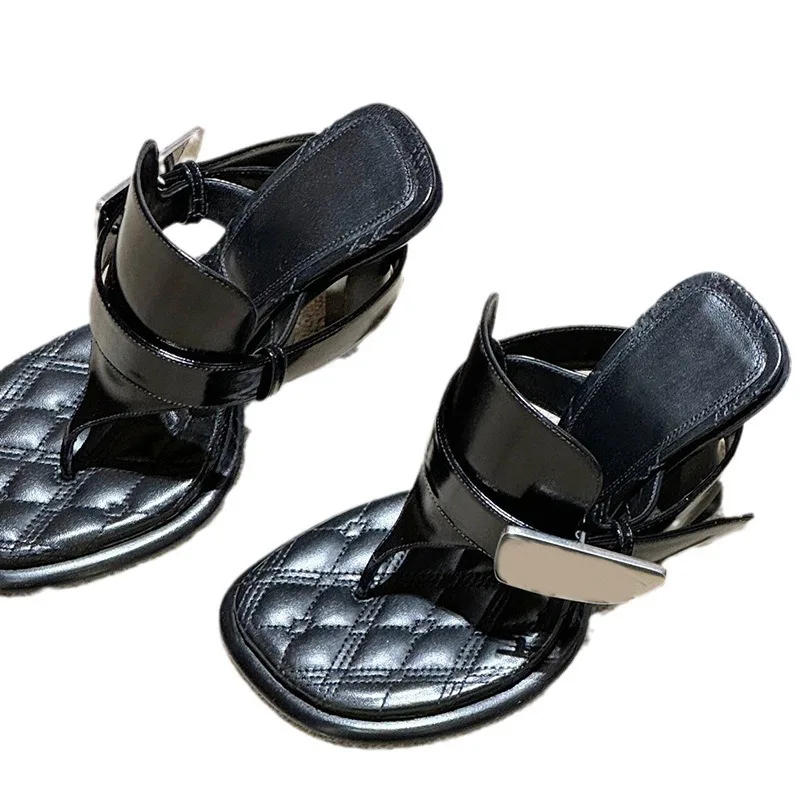 Crowdsourced Design Clamping High Heel Sandals for Women 2024 Summer New Fashion Spicy Girl Metal Button High Heel Sandals