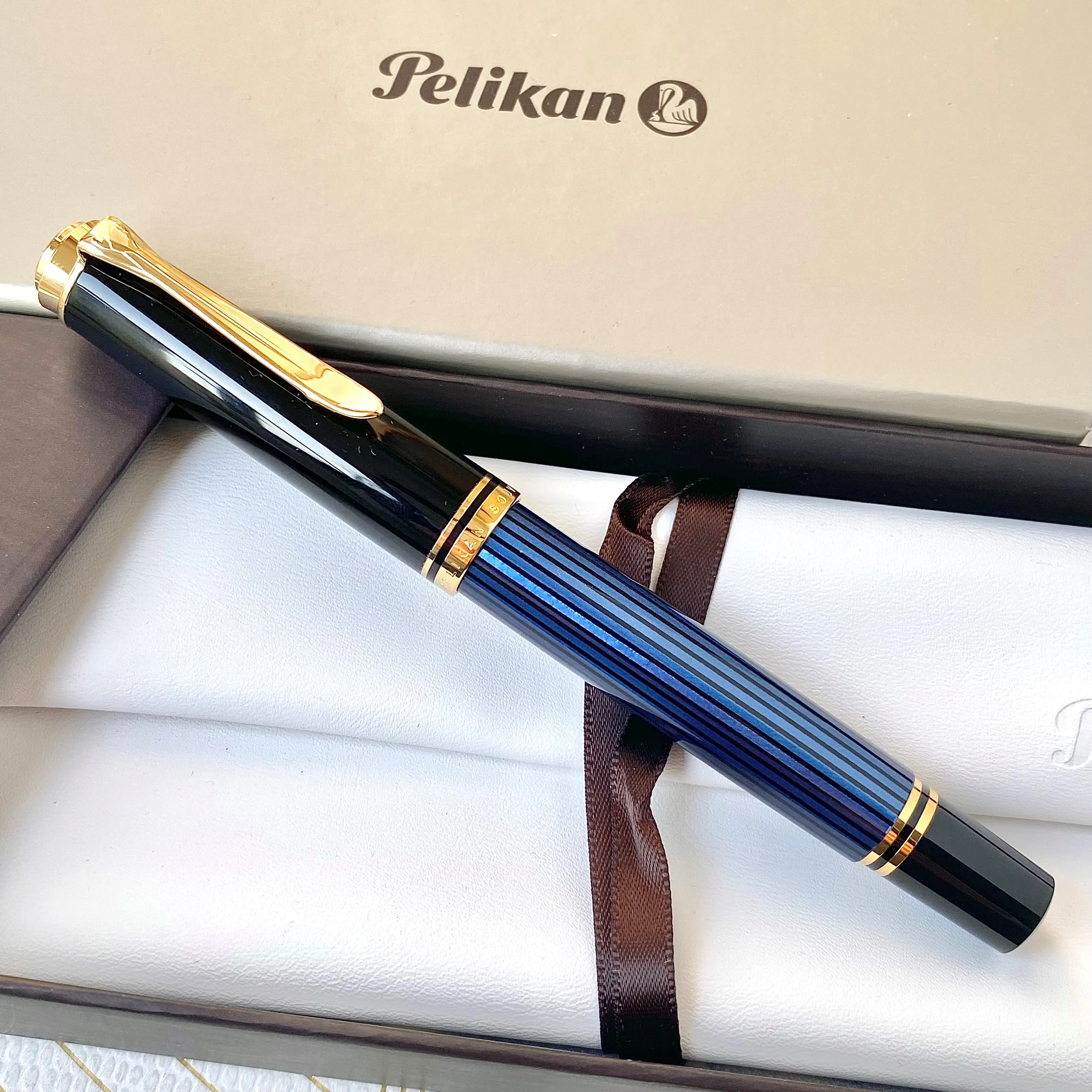Pelikan 　ペリカン　万年筆 M400 14金 585F Amazon.com : Pelikan Premium M400 Fountain Pen EF-Black