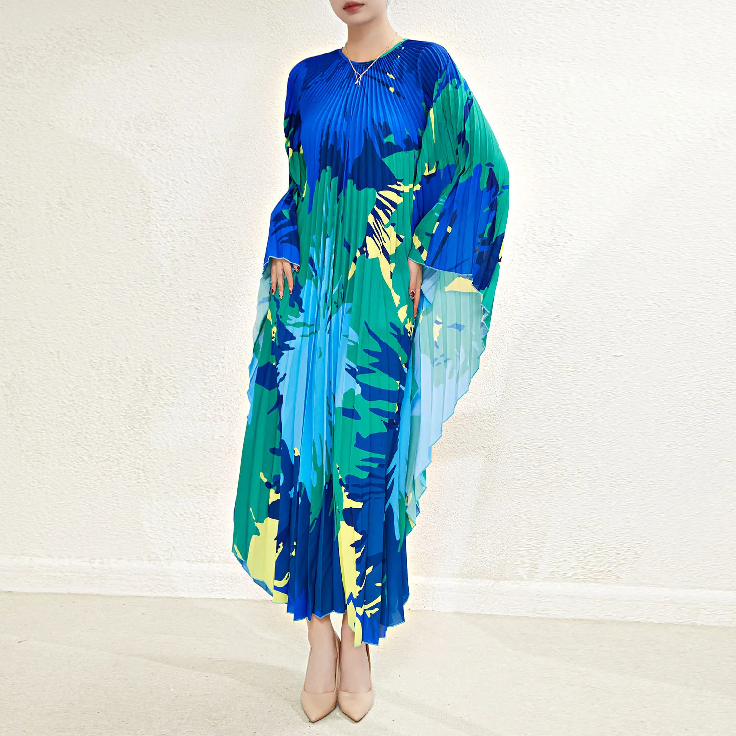 

2023 Summer Maxi Miyake Pleated Abstract Floral Crewneck Bat Sleeves Loose Mid-length Irregular Women's Dress New