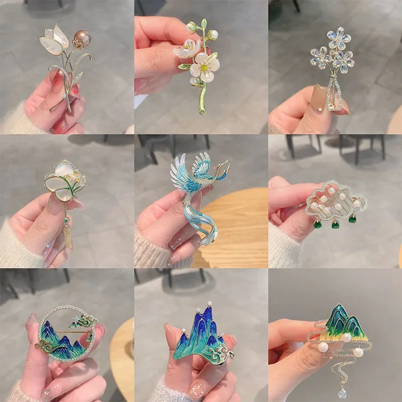

Retro Chinese Style Flower Butterfly Brooches for Women Elegant Pearl Tassel Pin Cheongsam Accessories Traditional Jewelry Gifts