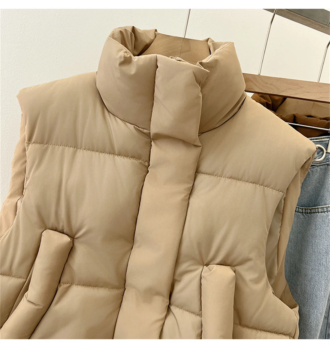 Autumn And Winter Women's Short Cotton Down Vest Short Stand-up Collar Warm Sleeveless Quilted Vest Outdoor Travel Jacket Tops