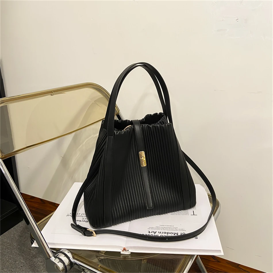 Trend Spring Pleated PU Leather Shoulder Bags for Women 2023