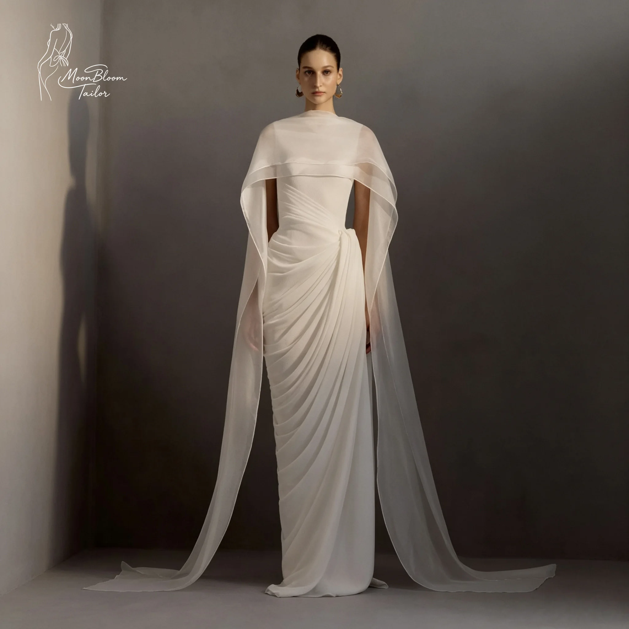 Abito da Sposa Formale per Cerimonie Musulmane | Abito lungo a sirena in chiffon bianco con drappeggio, scollo alto e mantella fluida trasparente, modello modesto