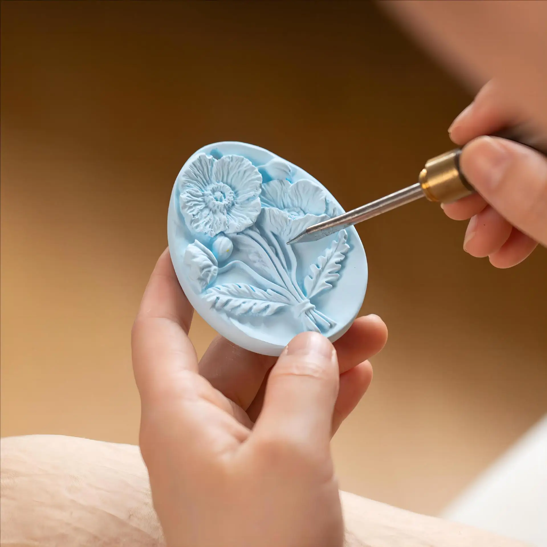 Flower Shape Aromatherapy Wax Wardrobe Plaster Fragrance Tablets Home Room Car Remove Smell Incense Solid Pendant Air Freshener