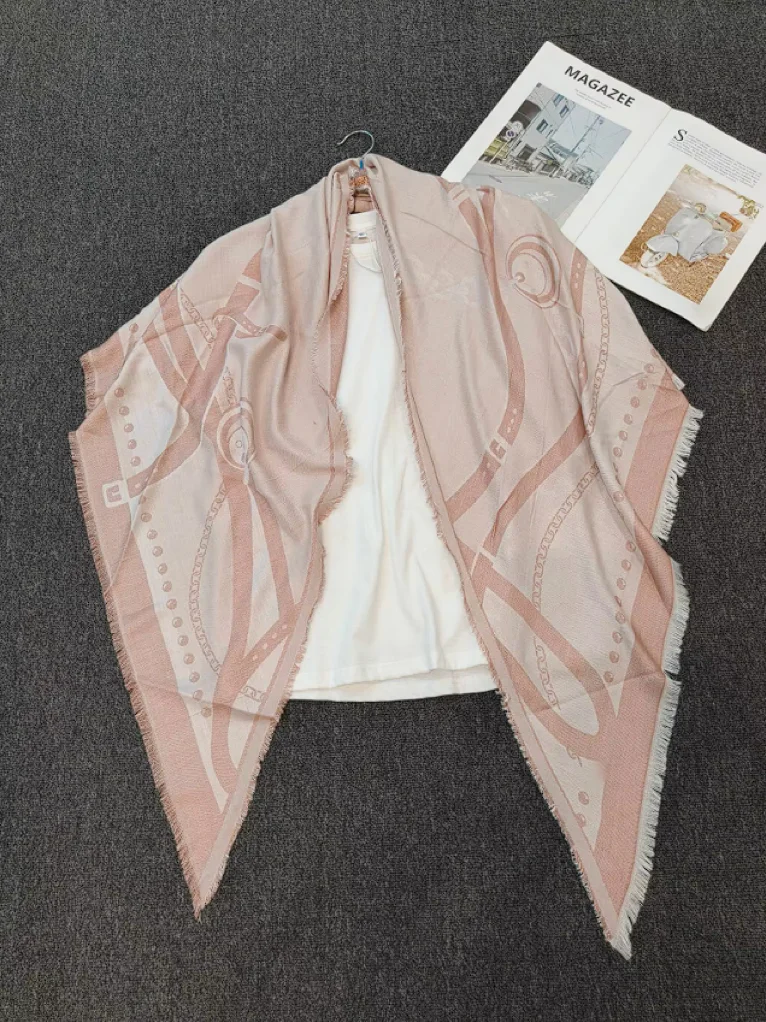 Italienischer Originalschal im europäischen und amerikanischen Stil mit Kettenmuster, luxuriöser Damenschal, langer Schal, warm und schattenspendend. – Detail 4