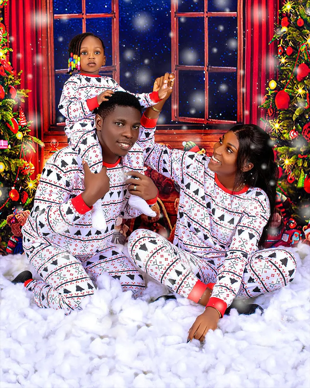 Lue's House 2025 Winter Allover Print Family Christmas Pajamas Mom Dad Kids Matching Outfit Soft Loose 2-Pcs Suit Sleepwear Christmas Look Pajamas - Image 1