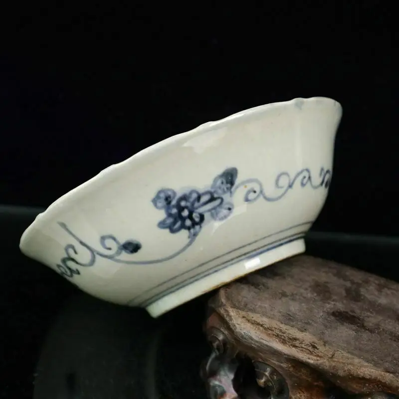 Chinese Old Porcelain Blue And white Floral Pattern plates 4