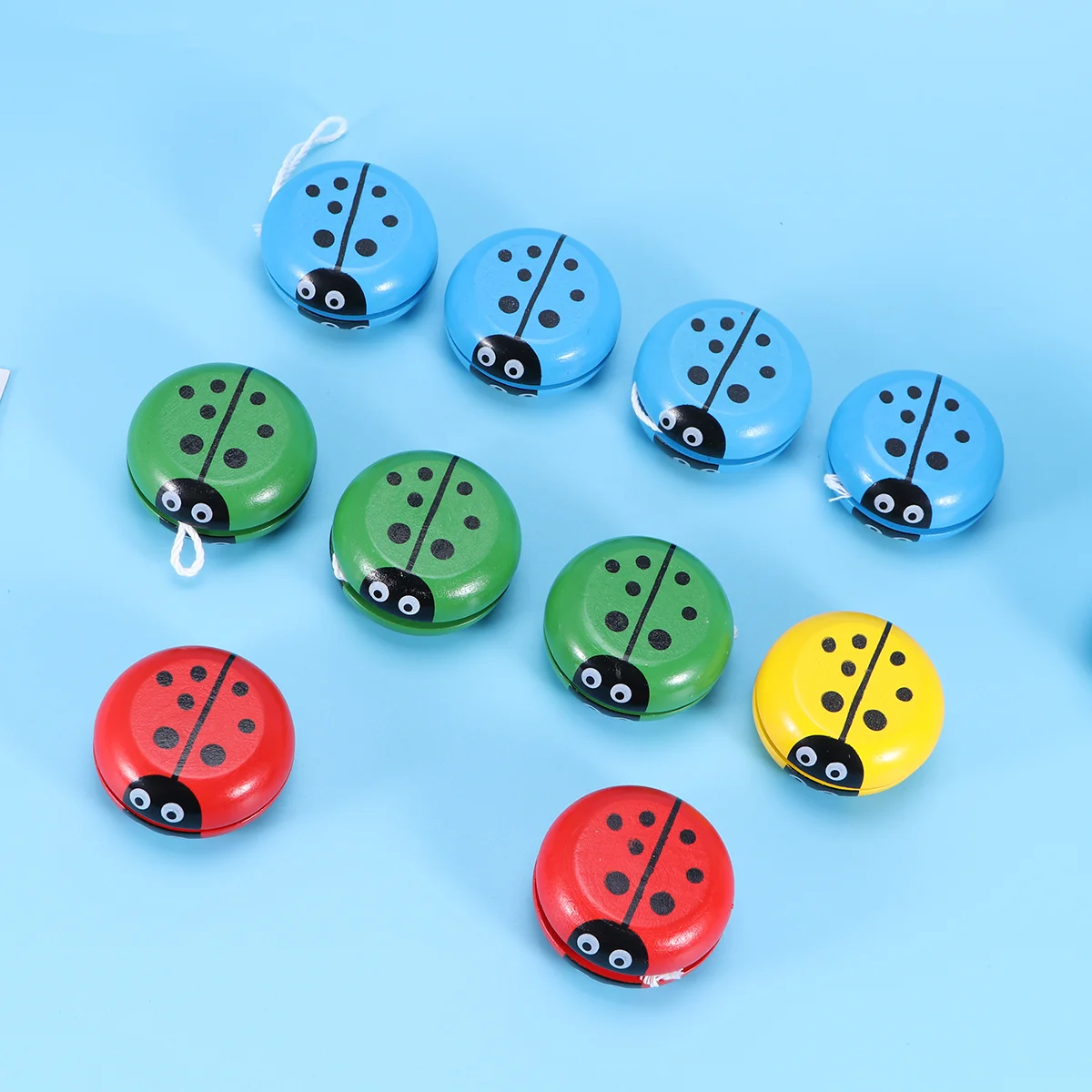 

10pcs Wooden Yoyo Toys Interesting Kids Toys Creative Gifts Party Favors for Kids Children Random Color