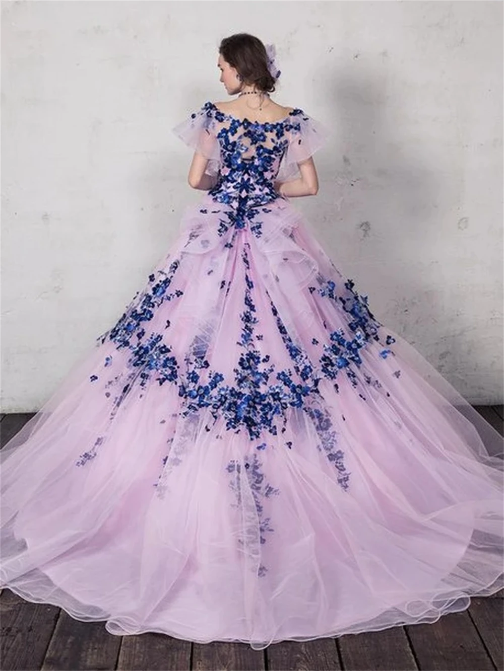 Рисунок 3 - Женское вечернее платье It's yiiya