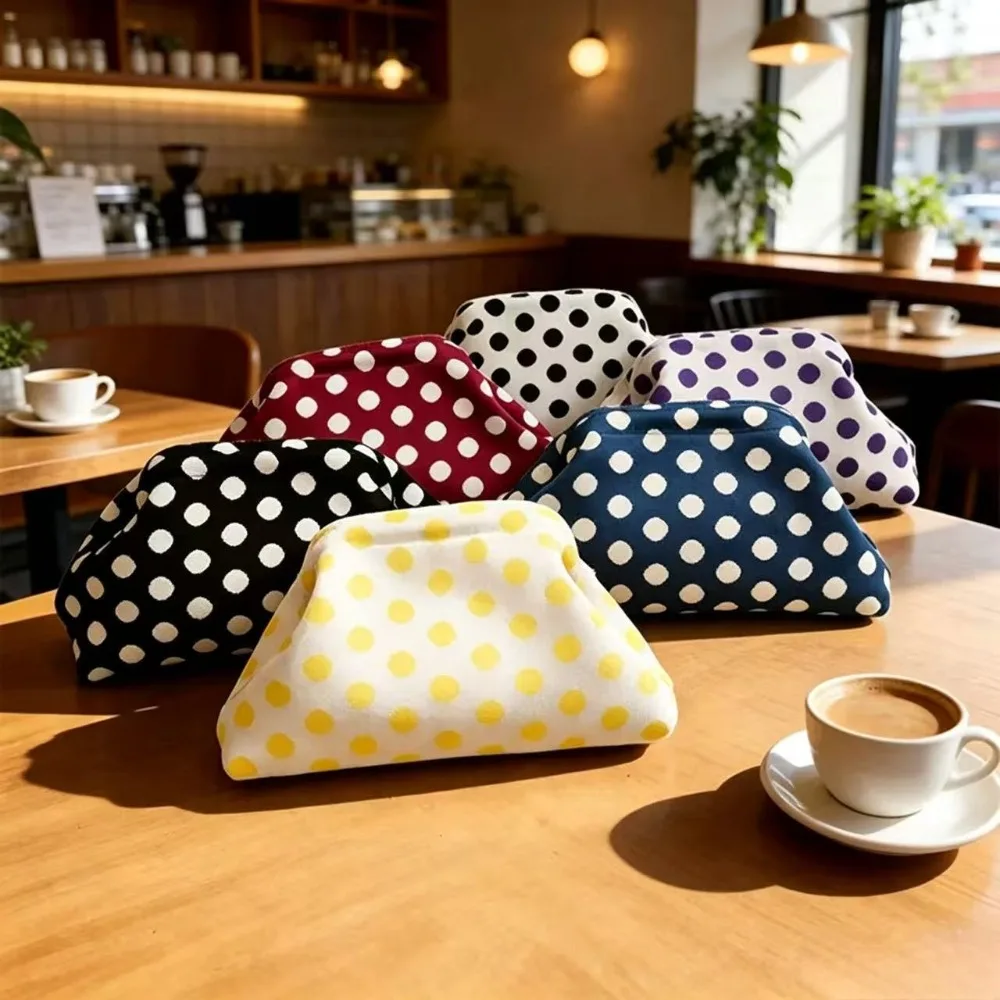 Borsa per il trucco retrò europea e americana a pois, custodia cosmetica portatile di grande capacità con blocco colore lavorato a maglia - immagine 2