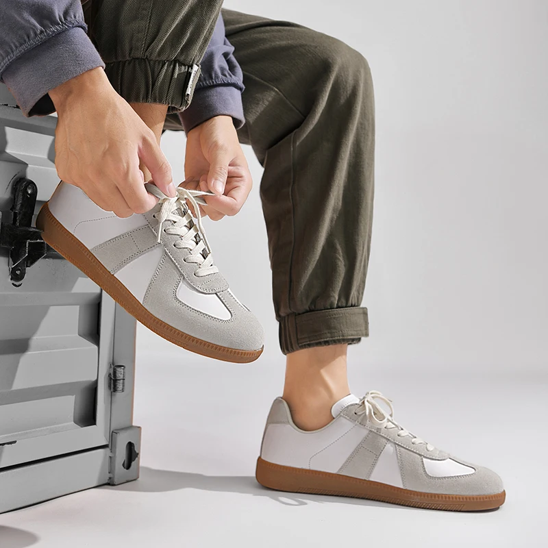Description Picture 4 of itemSpring and summer retro low top sneakers are versatile, lightweight, comfortable, and casual sports shoes for both men and women