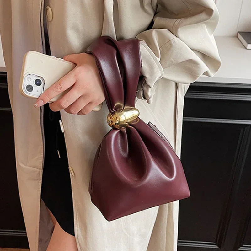 Personalized Soft Leather Clutch Bag Luxury Designer Women Pleated Mini Bucket Pouch Temperament Side Zipper Party Evening Bags
