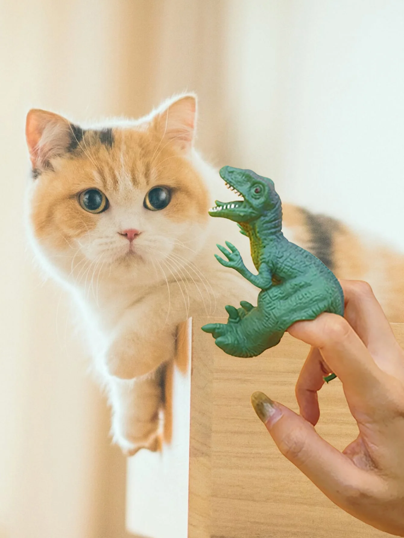 1pc-Finger biting simulation dinosaur Jurassic fun doll toy accessory model movable Christmas, Halloween, Thanksgiving gift