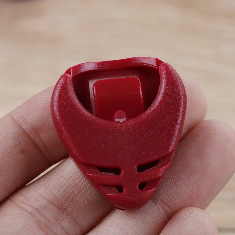 1/5Pcs Plactic guitar pick plectrum holder case box heart shaped parts