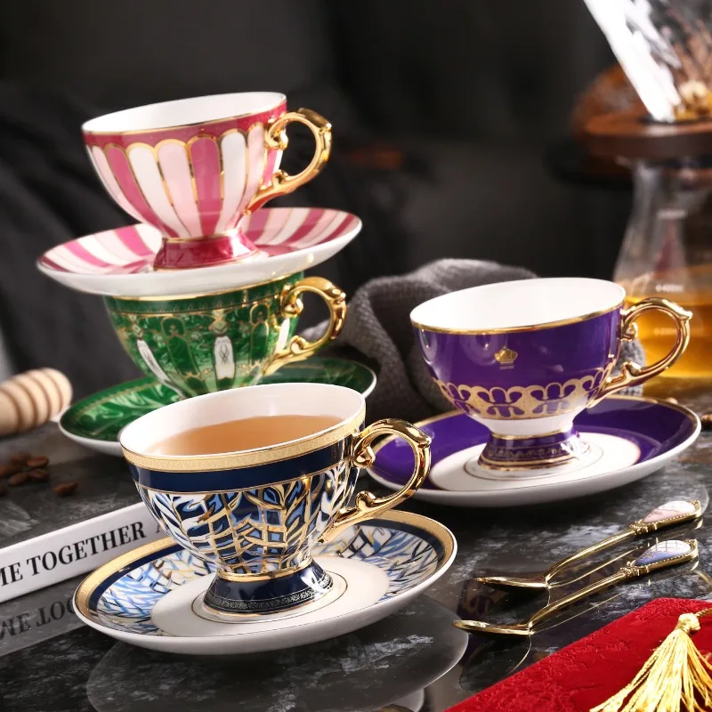 세라믹 커피잔 세트 250ml 영국풍 금테 세라믹 커피 머그잔 고급스럽고 정교한..