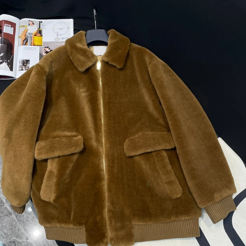 

174698 Fashion Classic Trendy Luxury Designer Autumn/ Winter New Plush Letter Logo Turndown Collar Zipper Coat Jacket Woman M5