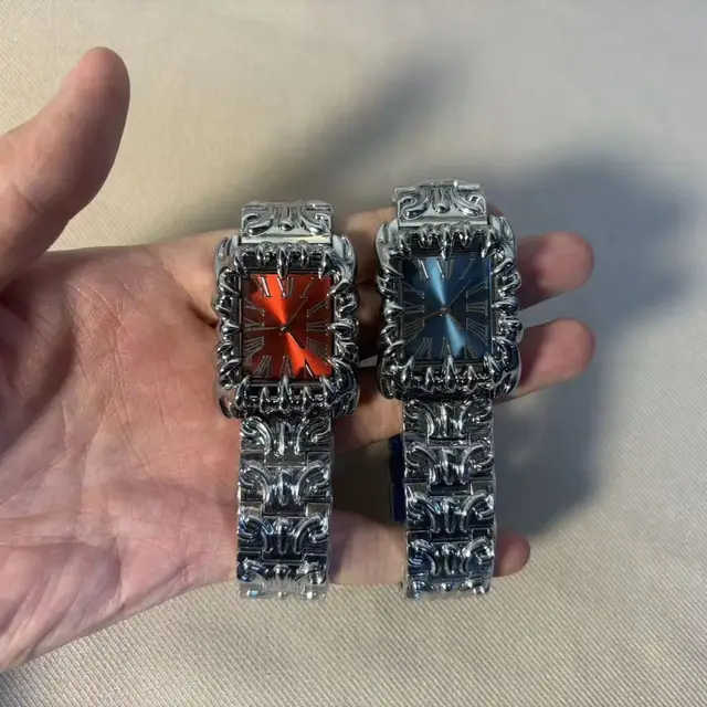 Y2K Claw shaped Square Watch Men's and Women's Gothic Style Bracelet Quartz Watch Waterproof niche Aesthetic Timepiece Watch
