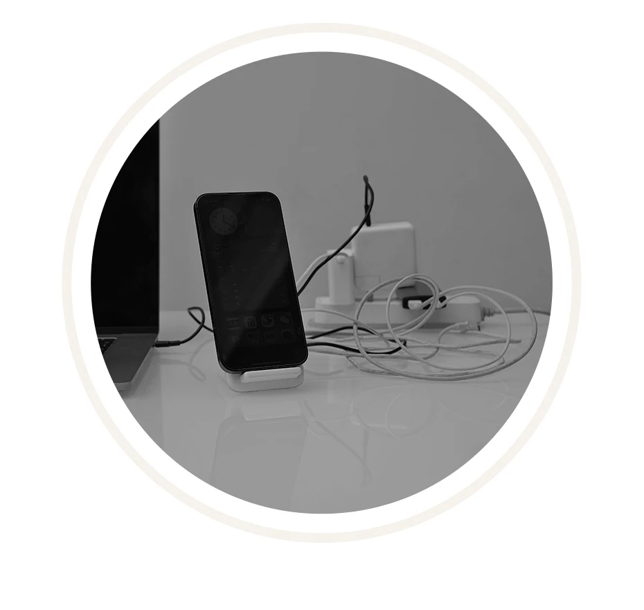 Baseus Qi2 15W Magnetic Wireless Charger For iPhone 16 15 14 13 12 Built in