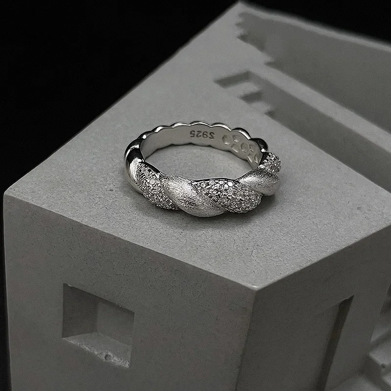 

Кольцо из серебра 100% пробы с бриллиантами от Infinity Lab