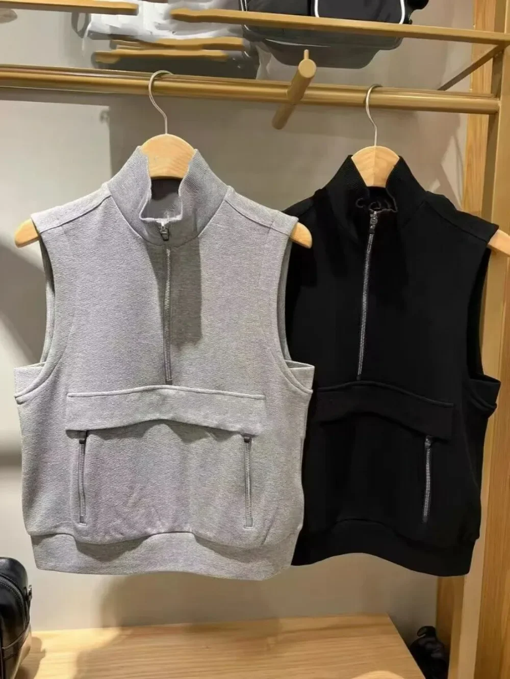 

Golf clothing women's half zippered standing collar sleeveless vest