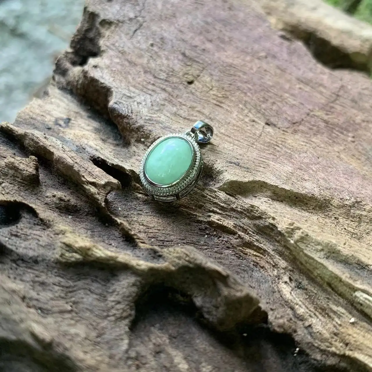 イタリア製 天然石 ネックレス ペンダント メタル 緑 グリーン