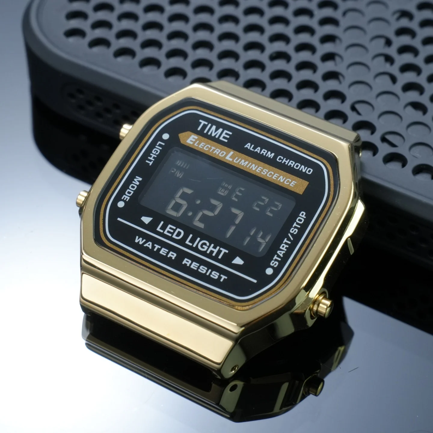 Enhanced Stainless Steel Watch Case with Upgraded Strap Design