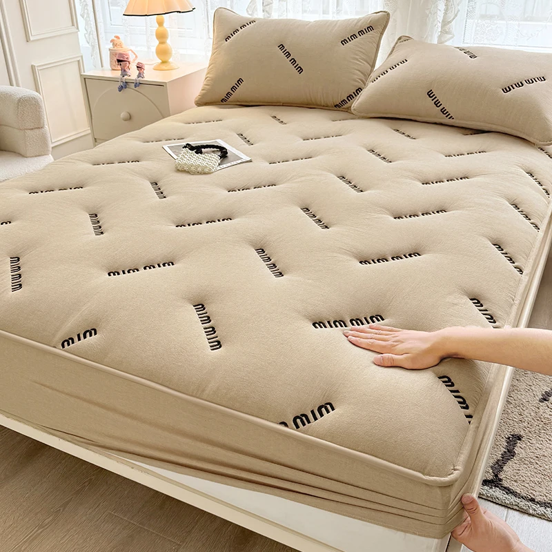 1 pc Quilted Mattress Cover Letter Embroidery Bed Cover Mattress Protector 2024 Class A Soybean Fiber Quilted Fitted Bed Sheet 3