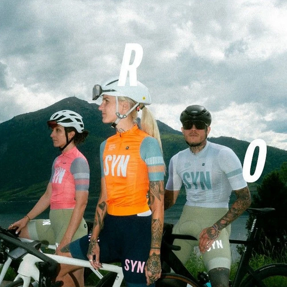 Men’s Silver-Gray SYN Cycling Kit – Short-Sleeve Jersey & Matching Bib Shorts 2