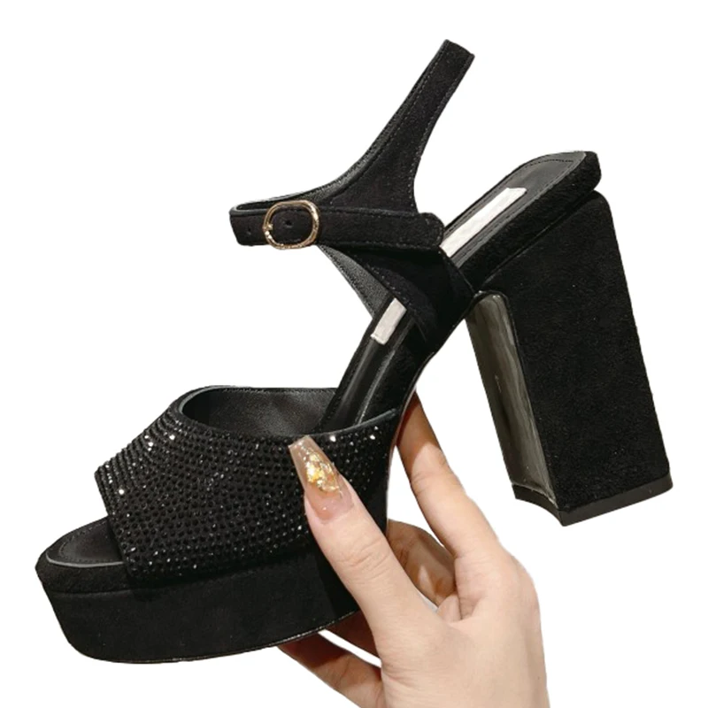 

2024 Spring and Summer New Women's Sandals Genuine Leather Material Fashion Versatile Solid Color Platform Women's Shoes