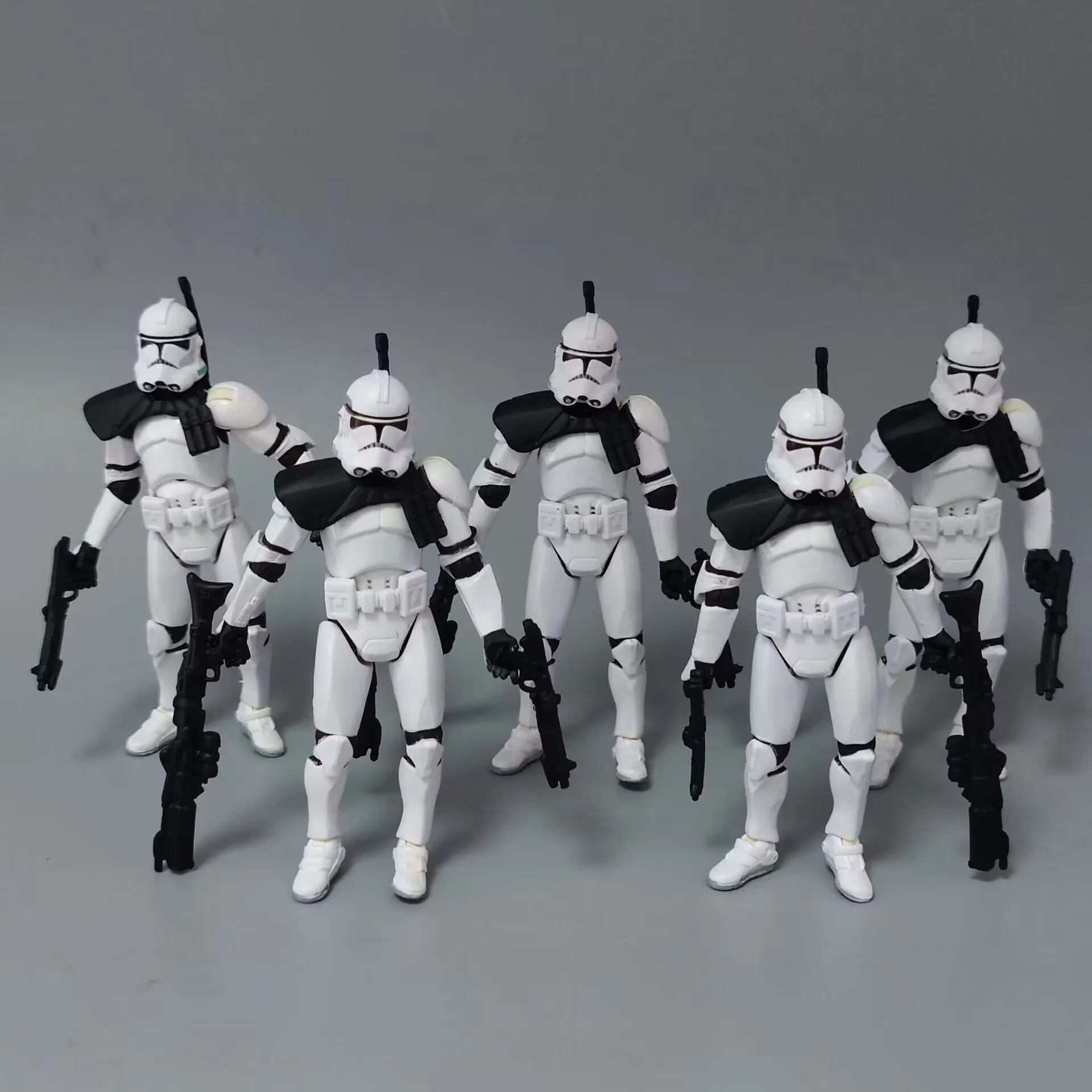 https://ae01.alicdn.com/kf/Sc88c149bc8ca4286a72a3ccbbb1f3458Z/Lot-Star-Wars-Plain-White-Clone-Trooper-Officer-3-75-Loose-Action-Figure.jpg