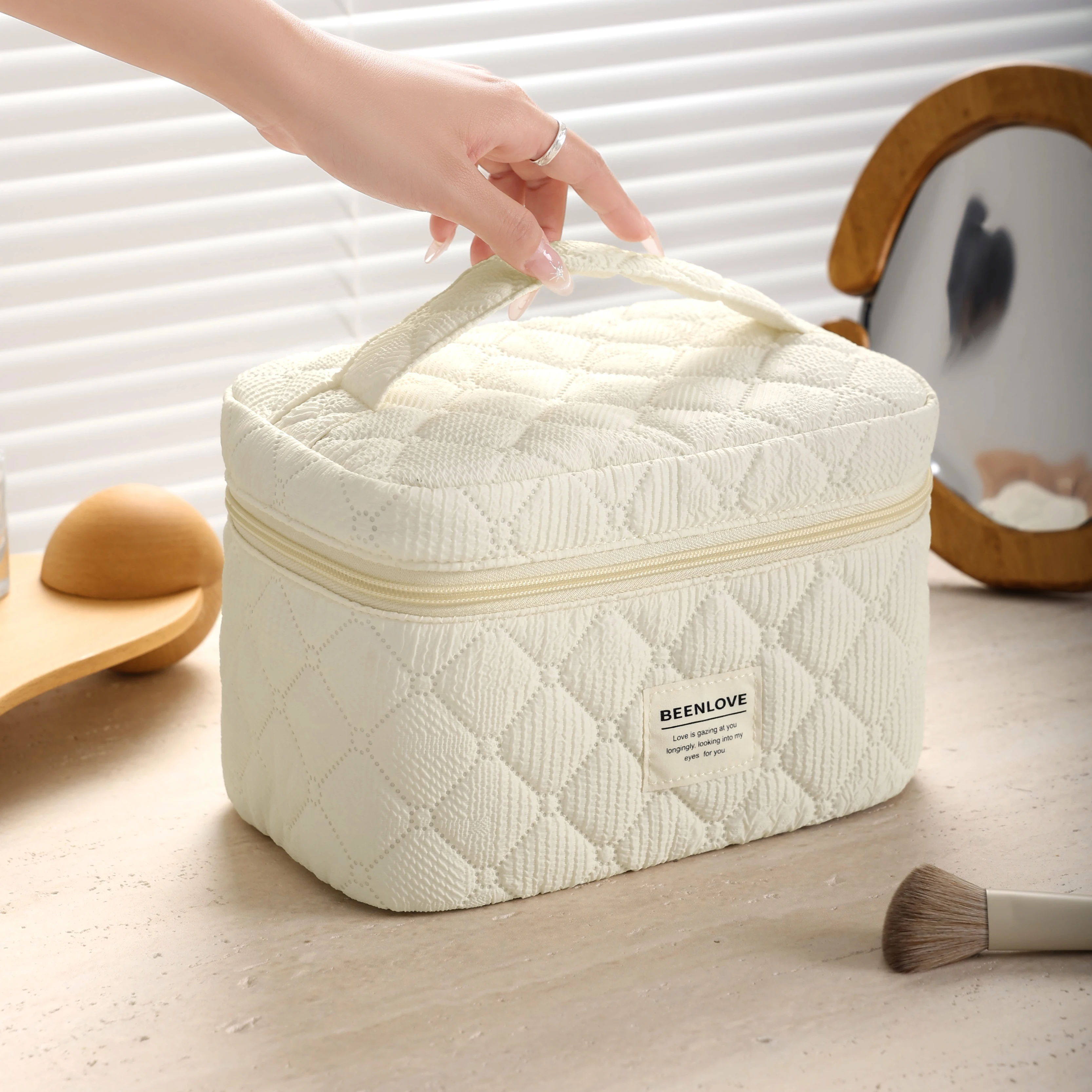 Women Makeup Bags Quilting Women Makeup Bag Portable Zipper Cosmetic Travel Organizer Female Handbag Toiletry Pouch for Girls 2