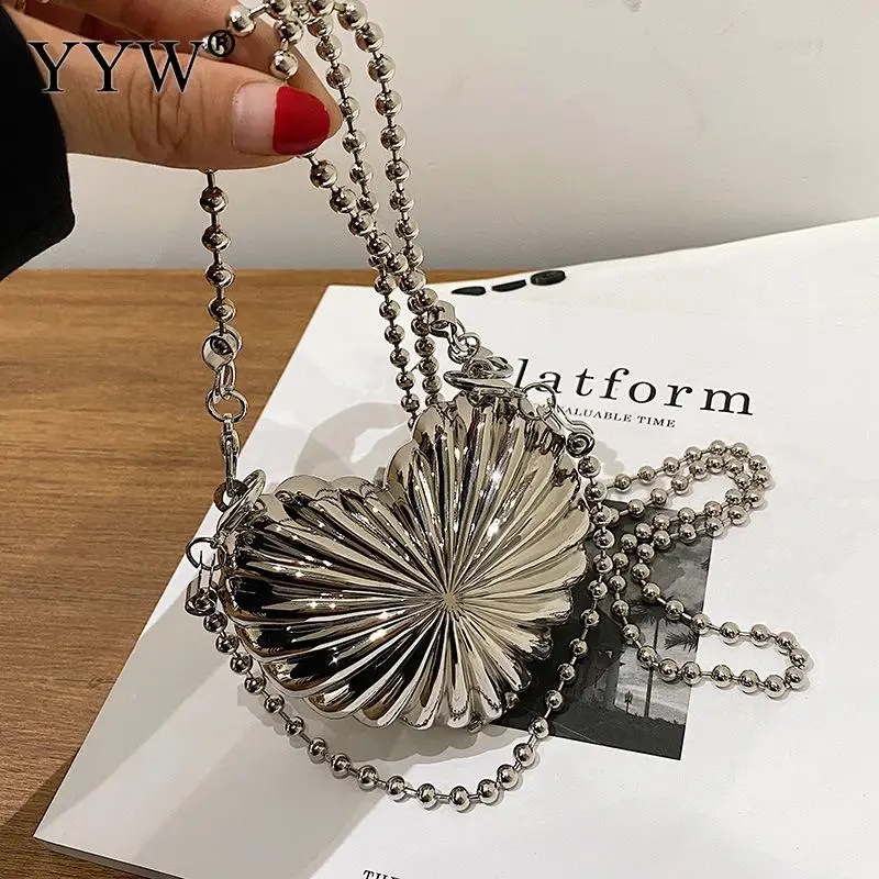 期間限定値下げsilver crystal heart clutch Rhinestone Clutch Purse Sparkling Silver Crystal Diamond