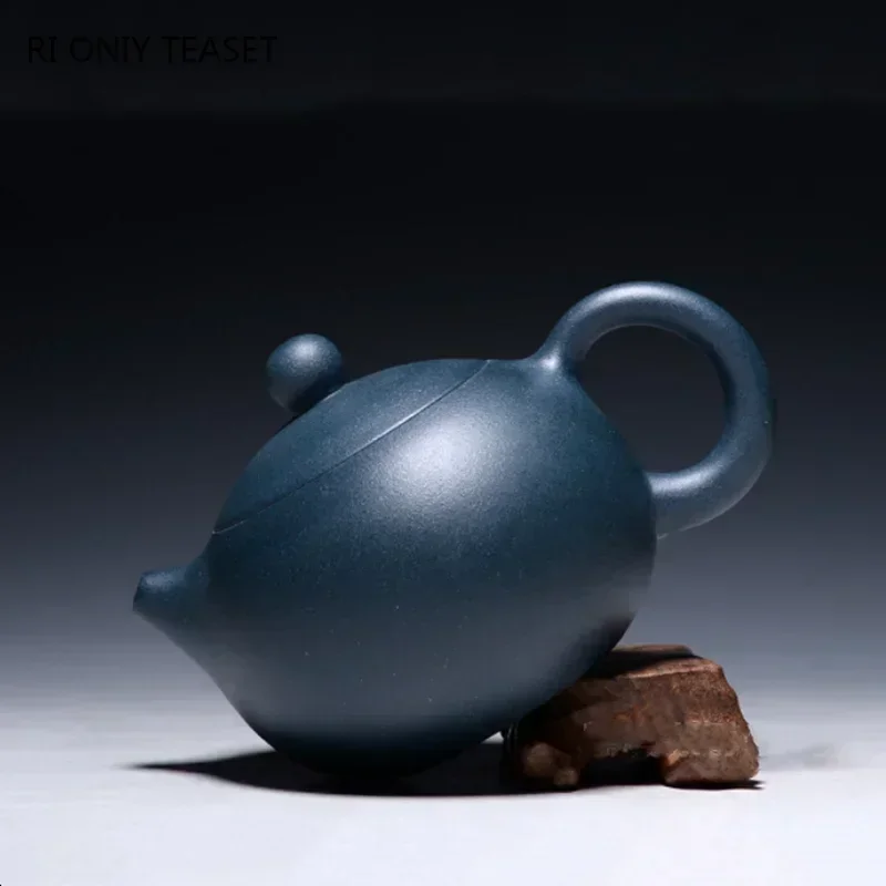 Slide image b0e378e3ff25456b9e9663106f3aab30