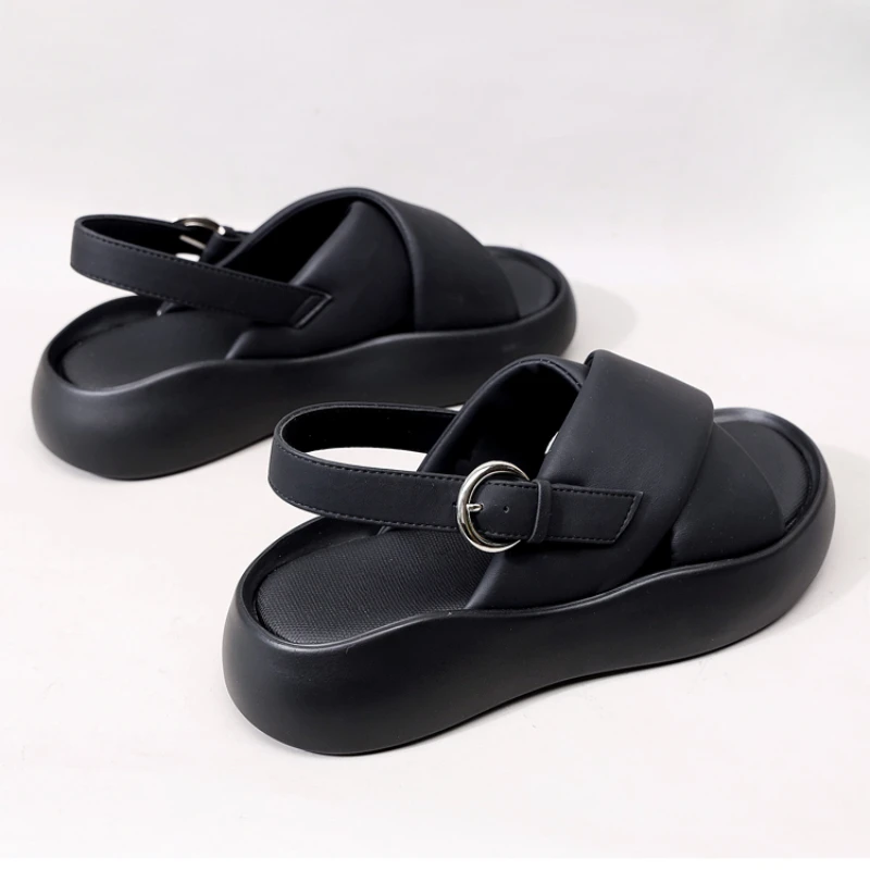 Thick soled sandals for women's summer beach shoes, high-end casual flat shoes