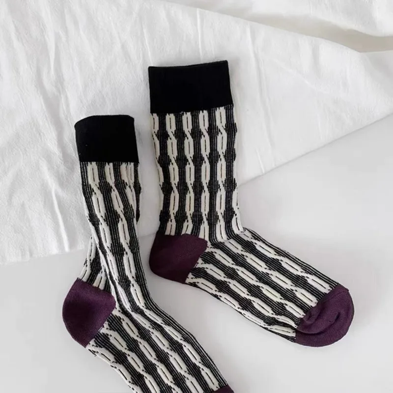 Frauen Koreanische Neue Gut aussehende Farbe Kontrast Twist Dreidimensionale Relief Reine Baumwolle Japanische Ins Flut Retro Sensen Socken – Detail 9