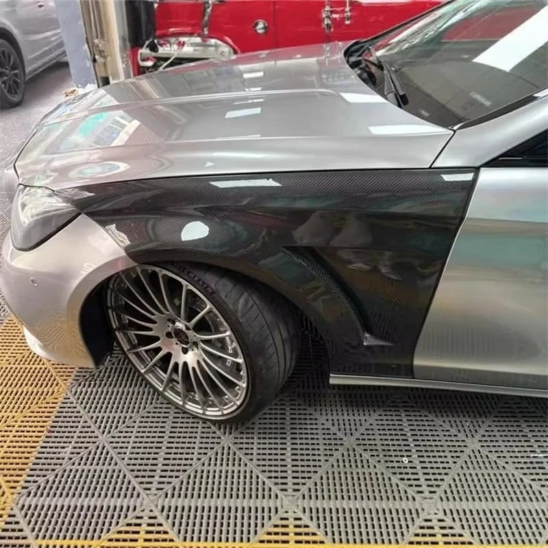 공장 직판 고품질 리얼 카본 파이버 펜더 W218 CLS63 2012 카본 파이버 펜더 업그레이드 맞춤 제작