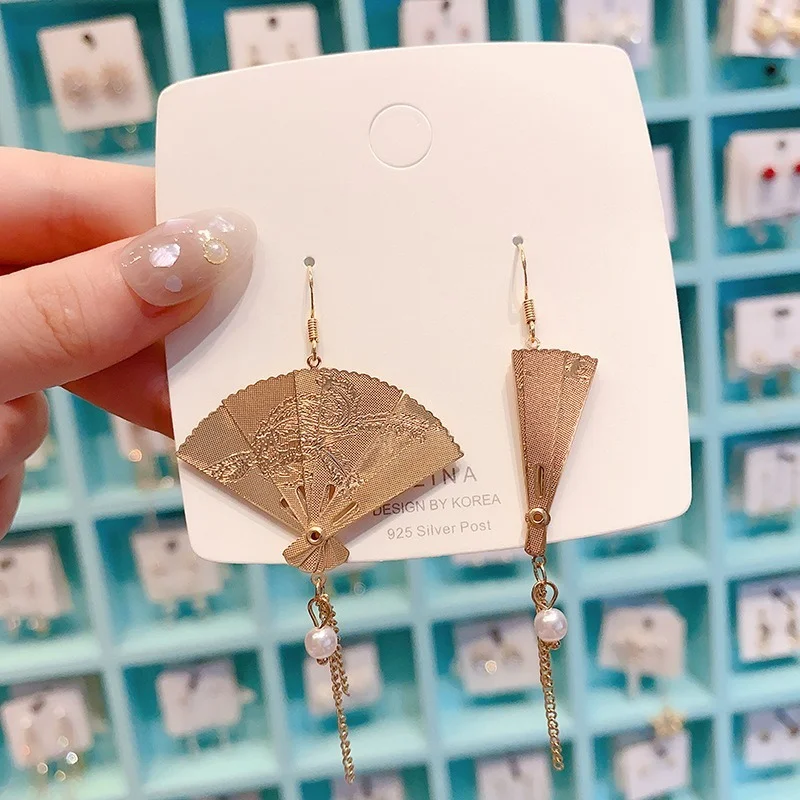 

2020 New Hand Folding Chinese Style Antique Metal Fan Folding Fan Earrings and Tassel Pearl Earrings