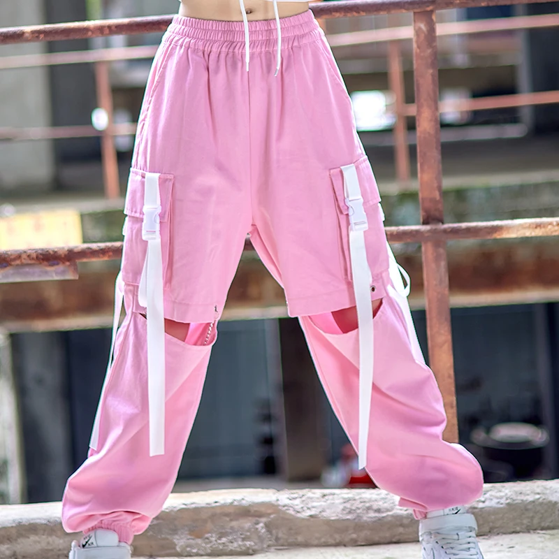 How to style pink pants multiple ways? - Karins Kottage