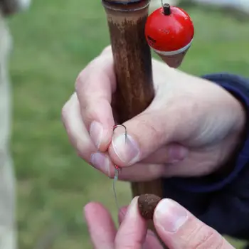 50pcs Japan Izu Fish Hook High Carbon Steel Barbed In Fly Fishing Hook Worm Pond Fishing Bait Holder Jig Hole Pesca Hooks 4