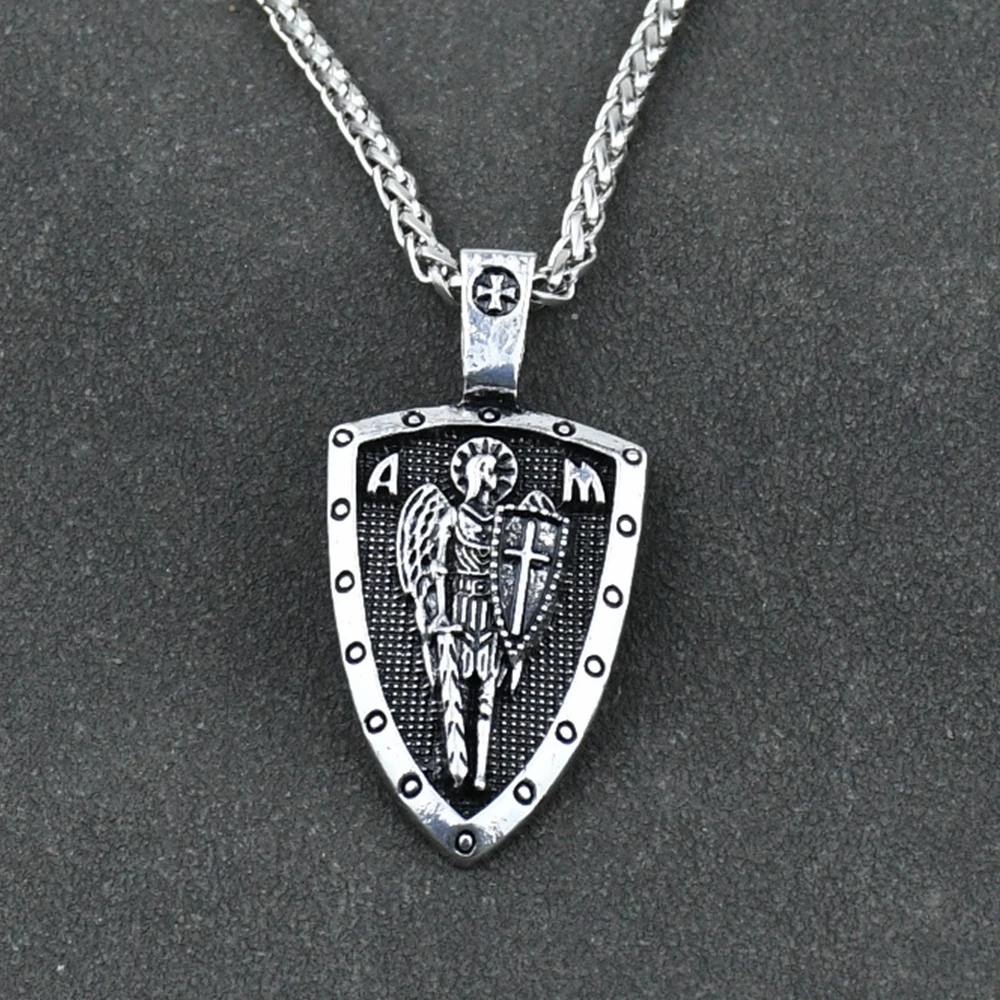 Кулон защиты. Каббалистика амулет. Saint michael одежда. Кулон архангел. Защитные кулоны.